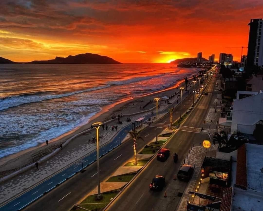 Villa Casa Brisa Y Departamentos! A 3 Min La Playa&Malecon Mazatlán Esterno foto